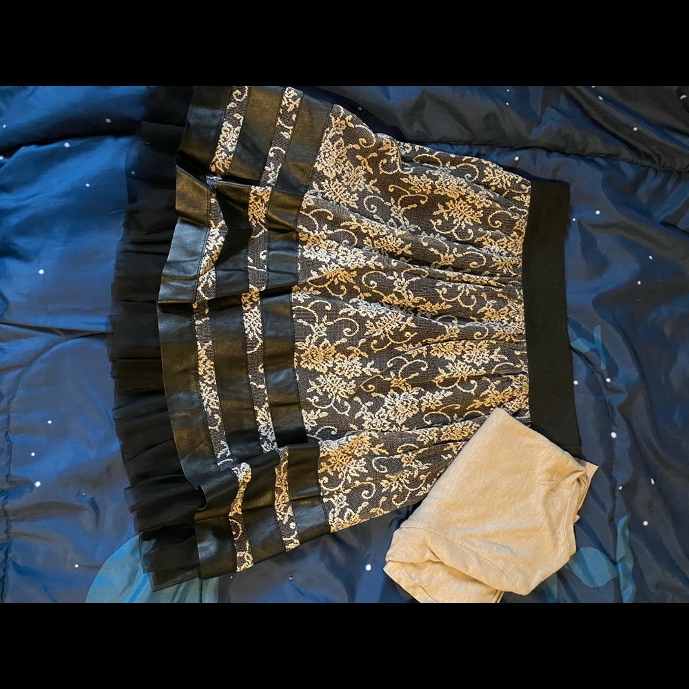 Lace Faux Leather frill skirt